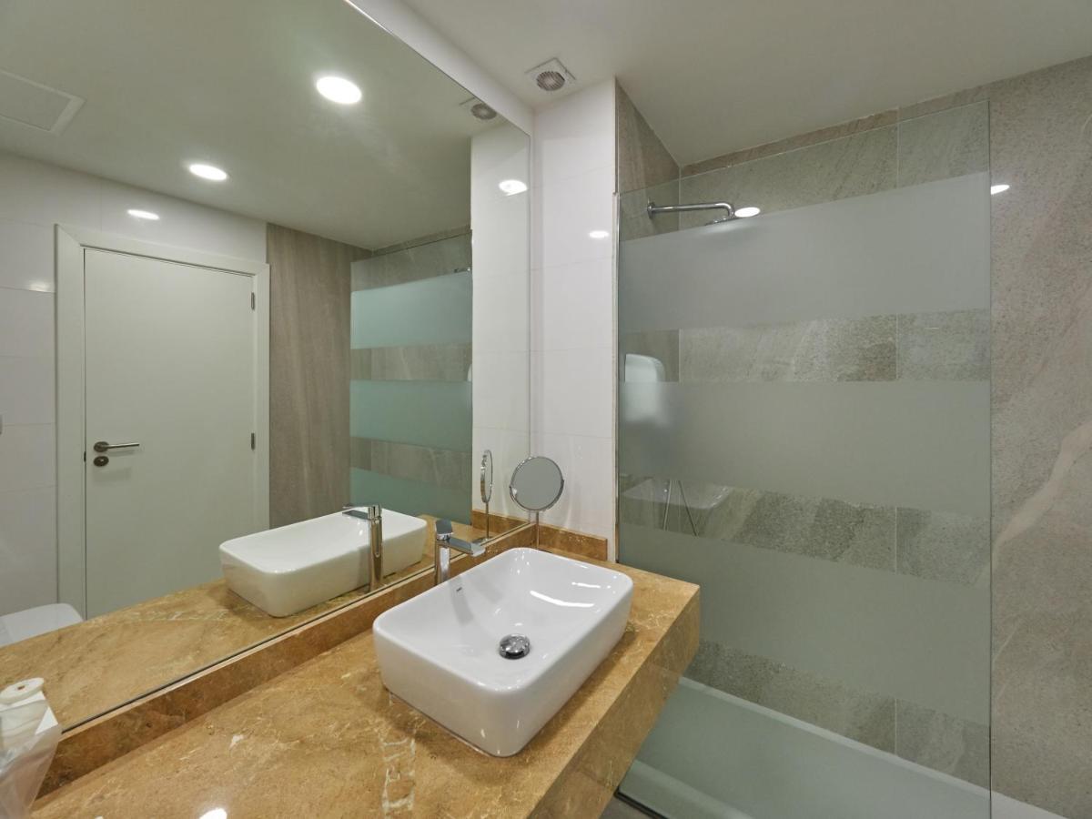 Aparthotel Y Hotel Paguera Beach Екстериор снимка